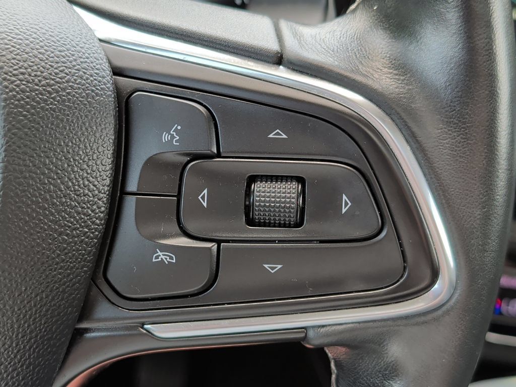 Used 2023 Buick Envision Avenir AWD/4WD image 13