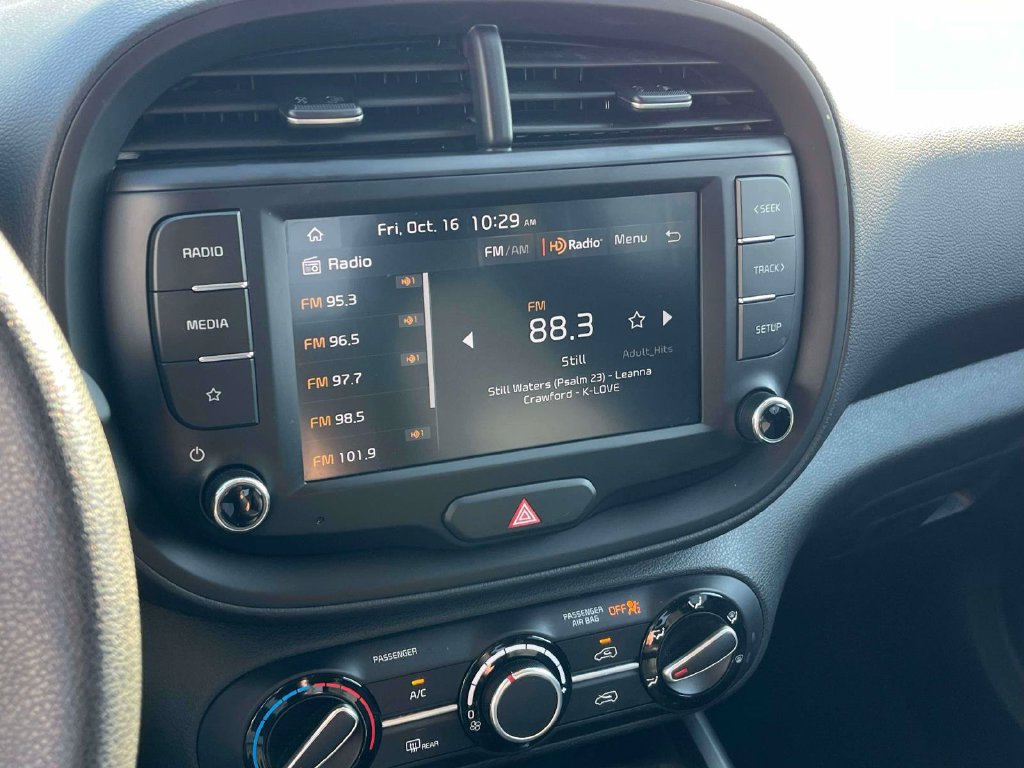 Used 2025 Kia Soul LX w/ LX Technology Package FWD image 20