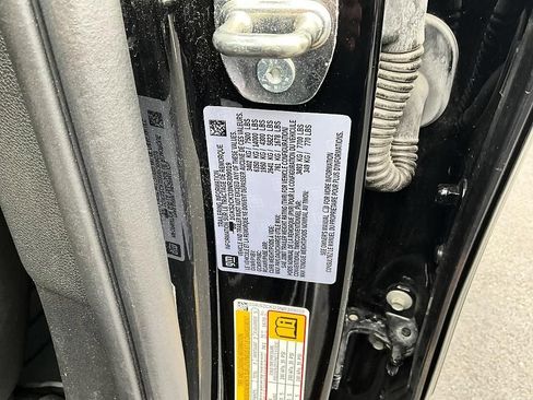 Used 2022 GMC Yukon AT4 w/ Technology Package AWD/4WD image 40