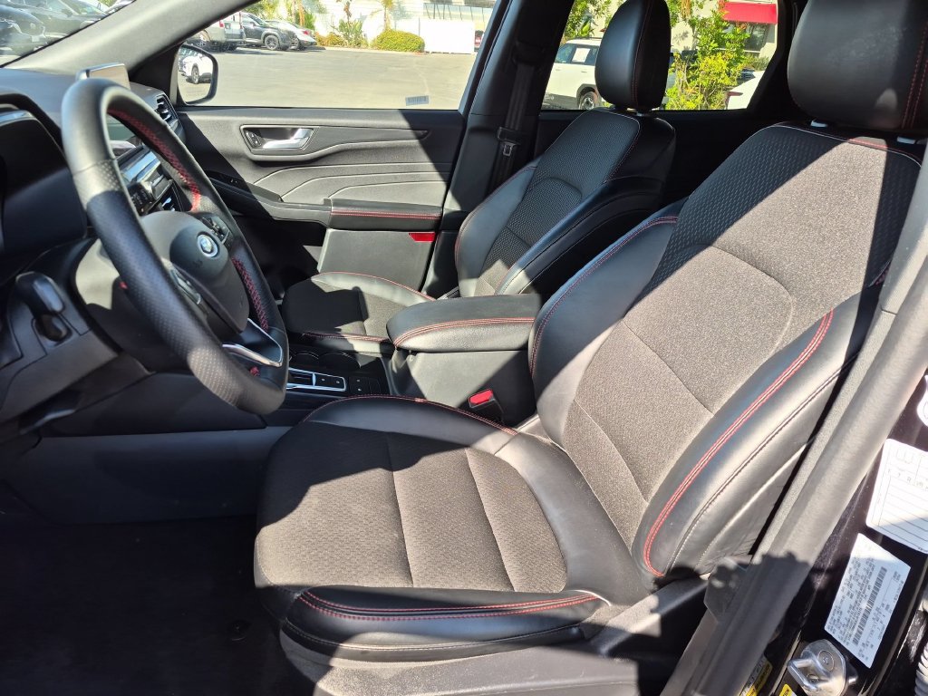 Used 2025 Ford Escape ST-Line AWD/4WD image 25