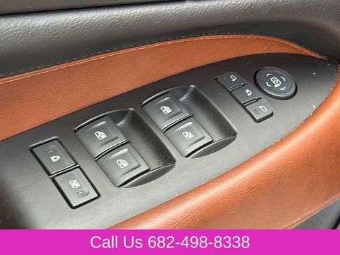 Used 2020 Cadillac Escalade Premium Luxury AWD/4WD image 20