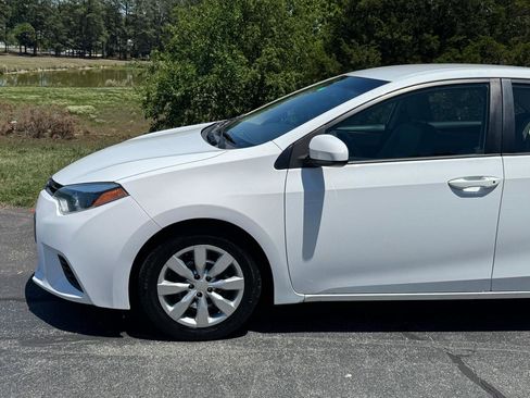 Used 2016 Toyota Corolla LE FWD image 7