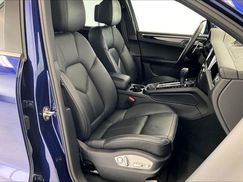 Used 2022 Porsche Macan AWD/4WD image 8