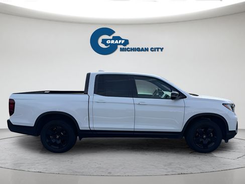 Used 2025 Honda Ridgeline Black Edition image 6