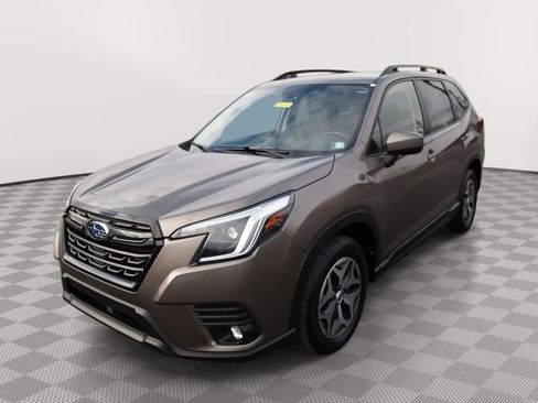 Used 2024 Subaru Forester Premium image 7