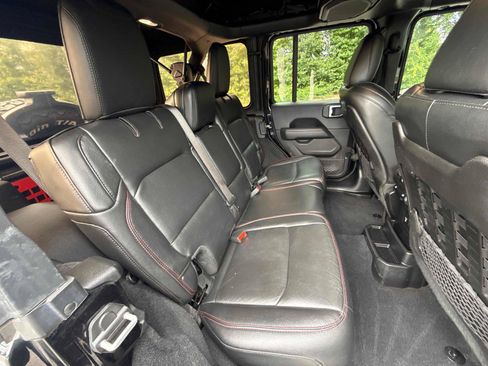 Used 2019 Jeep Wrangler Unlimited Rubicon AWD/4WD image 28