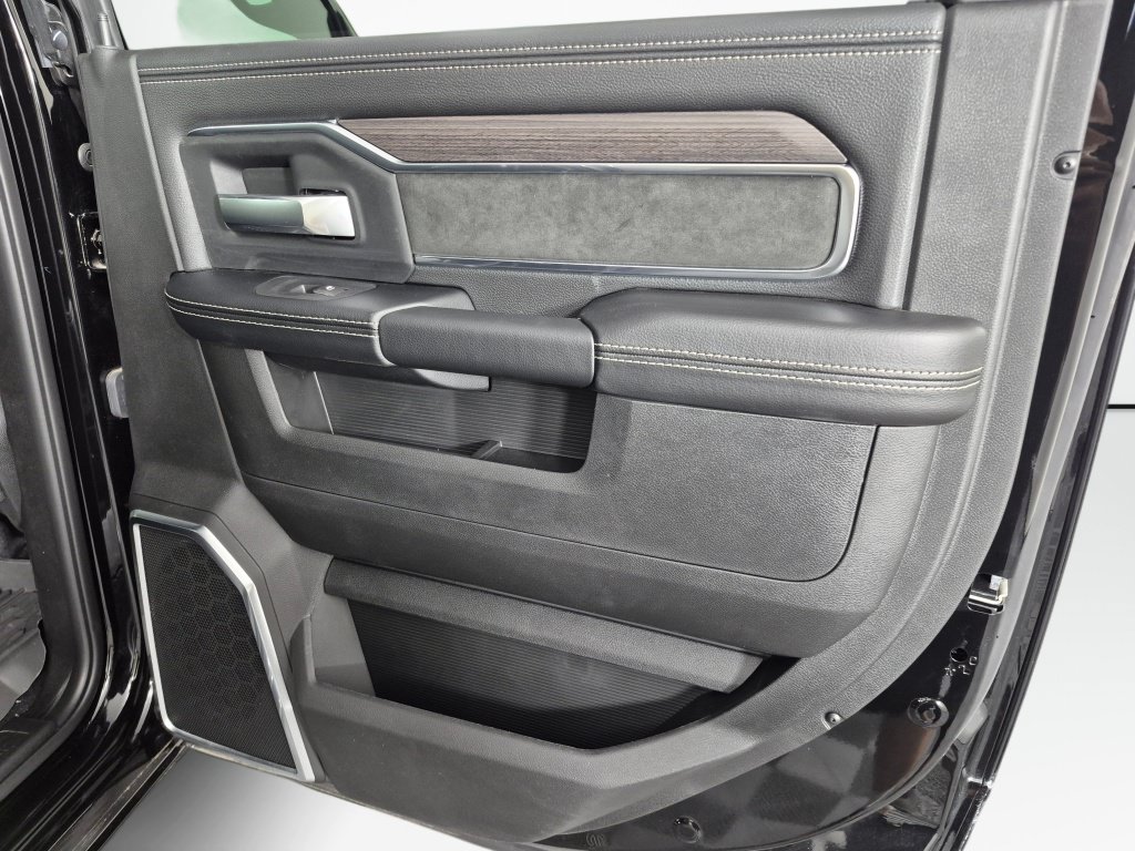 New 2026 RAM 3500 Laramie w/ Night Edition AWD/4WD image 39