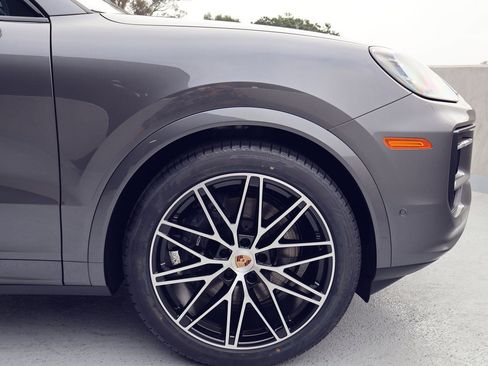 New 2026 Porsche Cayenne image 11