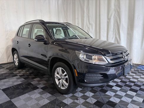 Used 2017 Volkswagen Tiguan S FWD image 3