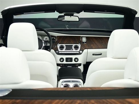 Used 2016 Rolls-Royce Dawn image 49