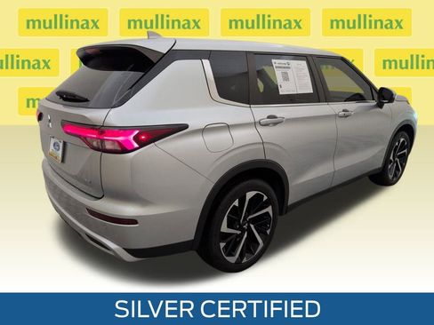 Used 2022 Mitsubishi Outlander SE image 4