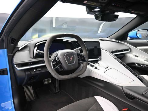 Used 2021 Chevrolet Corvette Stingray Preferred Cpe w/ Engine Appearance Package RWD image 4