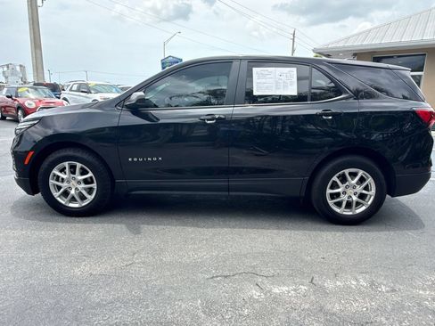 Used 2022 Chevrolet Equinox LS w/ LS Convenience Package FWD image 3