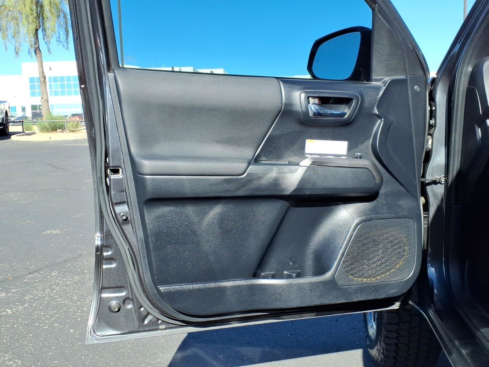 Used 2018 Toyota Tacoma TRD Off-Road w/ Technology Package RWD image 21
