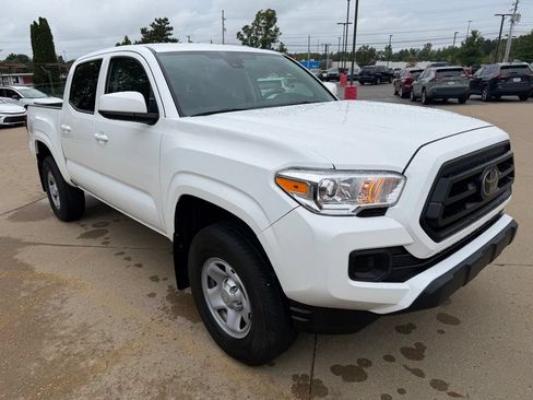 Certified 2023 Toyota Tacoma SR AWD/4WD image 7