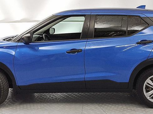 Used 2023 Nissan Kicks S FWD image 5