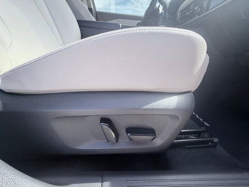 Certified 2025 Nissan Rogue SL w/ SL Premium Package image 32