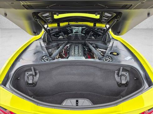 Used 2022 Chevrolet Corvette Stingray Preferred Cpe w/ Z51 Performance Package RWD image 7