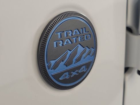 Used 2025 Jeep Wrangler Unlimited Sahara w/ Safety Group image 8