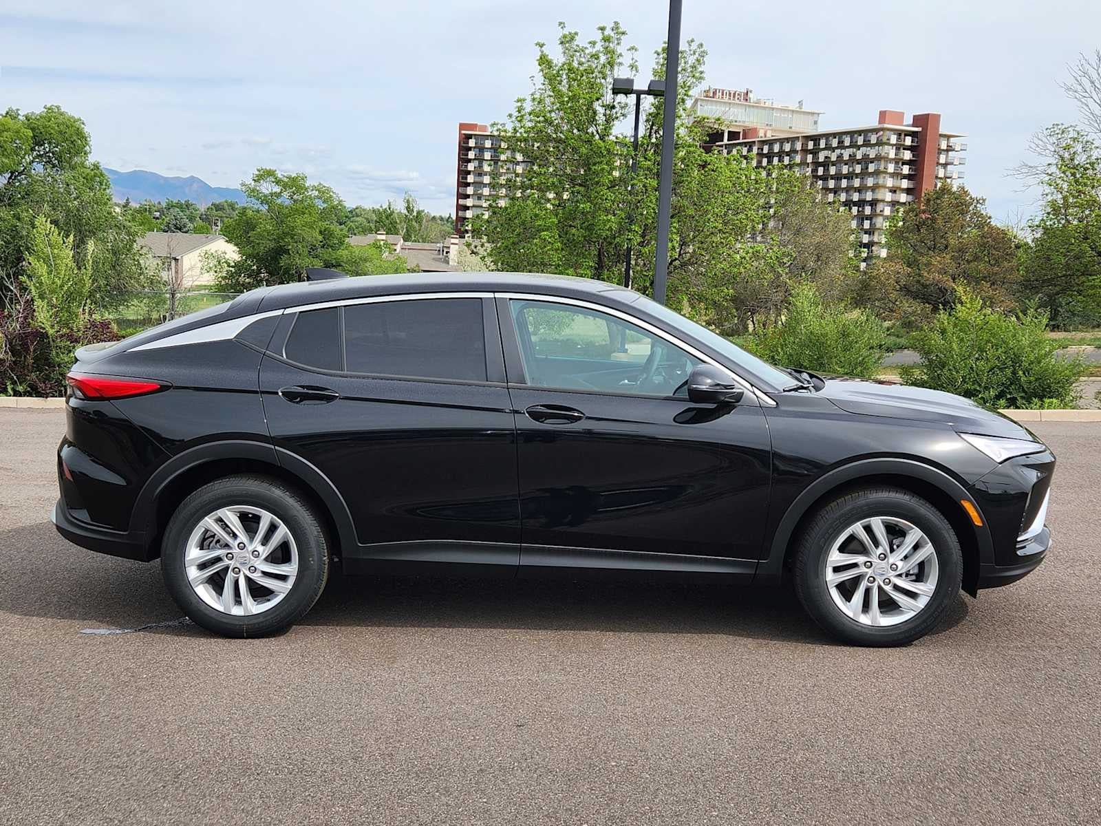 New 2026 Buick Envista Preferred FWD image 2