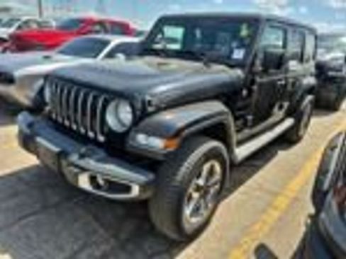 Used 2019 Jeep Wrangler Unlimited Sahara AWD/4WD image 16