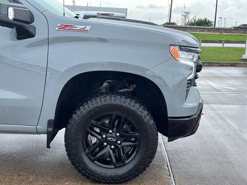Used 2024 Chevrolet Silverado 1500 LT Trail Boss w/ Convenience Package II AWD/4WD image 8