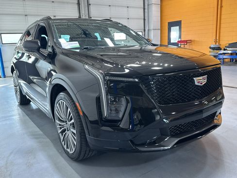 Used 2024 Cadillac XT4 Sport AWD/4WD image 7
