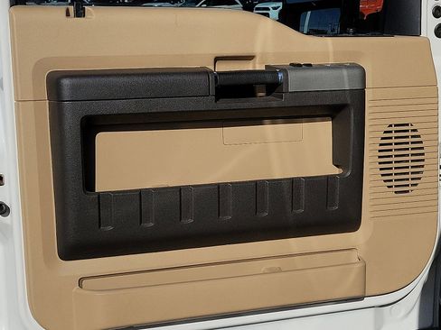 Used 2016 Ford F350 Lariat w/ Lariat Ultimate Package image 11