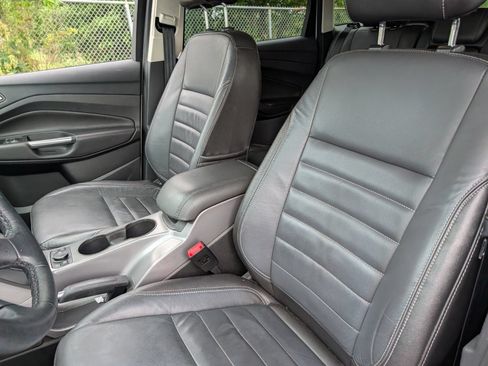 Used 2016 Ford Escape SE w/ SE Leather Comfort Package AWD/4WD image 16