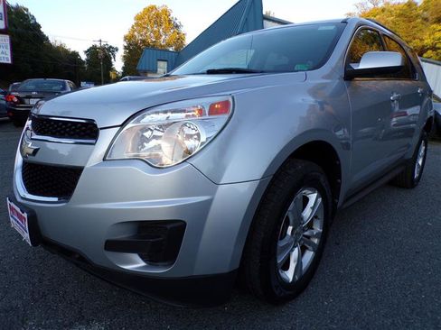 Used 2011 Chevrolet Equinox LT w/ Driver Convenience Package image 3