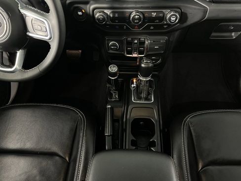 Used 2023 Jeep Wrangler Unlimited Sahara image 16