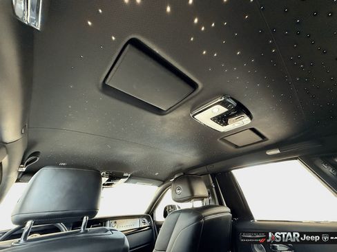 Used 2022 Rolls-Royce Phantom Sedan RWD image 36
