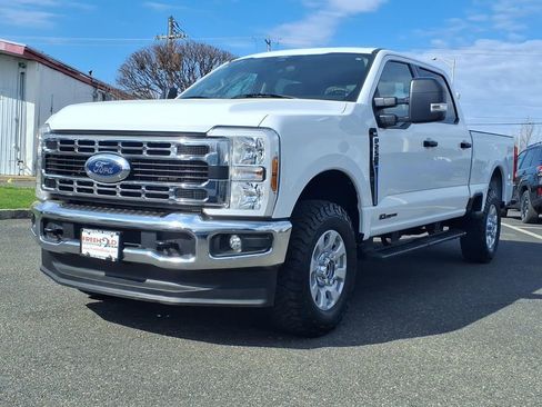 Used 2024 Ford F250 XLT w/ FX4 Off-Road Package image 3