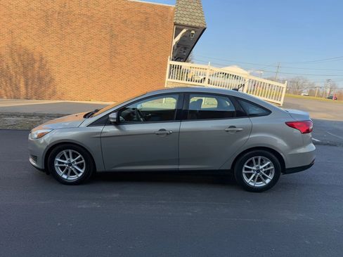Used 2015 Ford Focus SE image 6