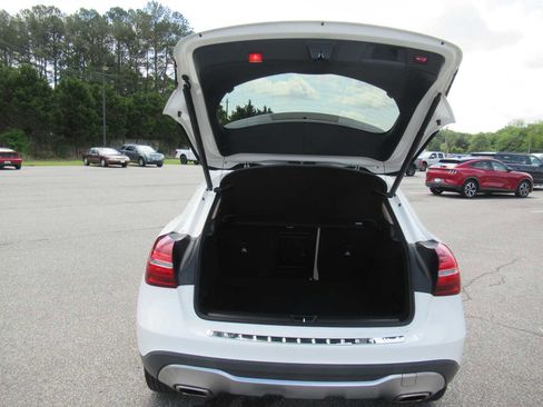 Used 2020 Mercedes-Benz GLA 250 4MATIC image 20