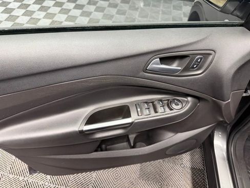 Used 2018 Ford Escape SEL image 15