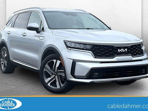 Used 2024 Kia Sorento EX AWD/4WD image 1