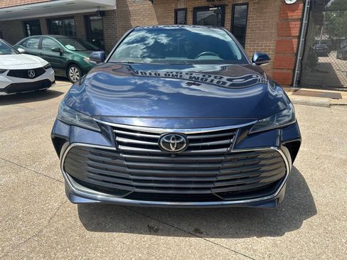 Used 2019 Toyota Avalon Limited w/ Advanced Safety Package FWD image 2