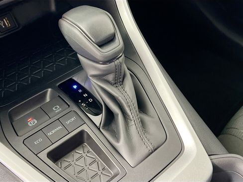 Used 2025 Toyota RAV4 XLE w/ Convenience Package FWD image 25
