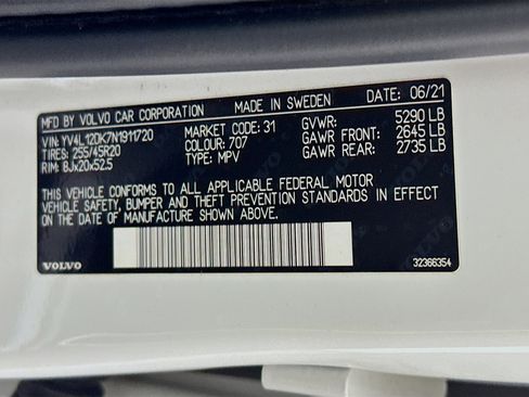 Used 2022 Volvo XC60 B5 Momentum w/ Advanced Package FWD image 39