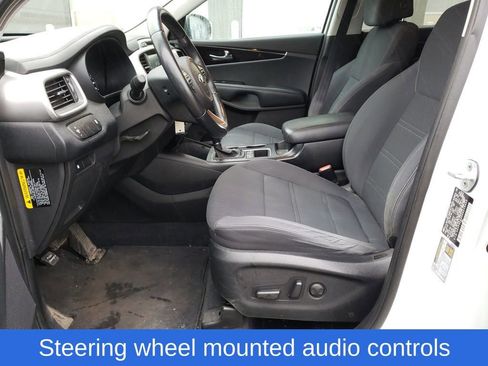 Used 2017 Kia Sorento LX w/ LX Convenience Package image 15