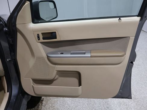 Used 2010 Ford Escape XLT image 23