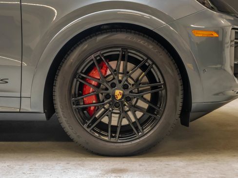 Certified 2026 Porsche Cayenne GTS AWD/4WD image 17