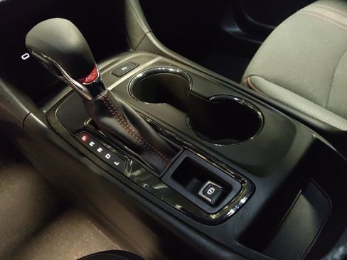 Used 2022 Chevrolet Equinox RS FWD image 26