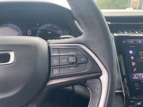 Certified 2023 Jeep Grand Cherokee L Limited w/ Black Appearance Package AWD/4WD image 26