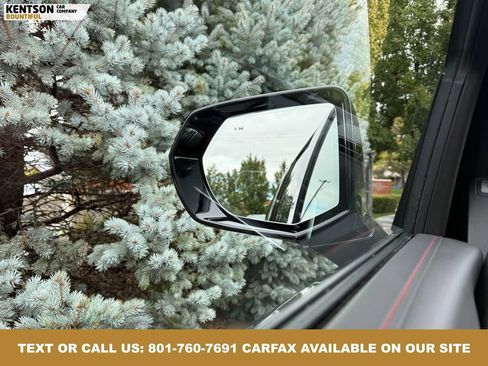 Used 2025 Chevrolet Suburban RST image 24