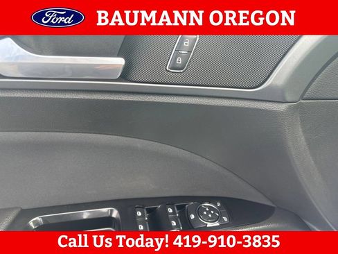 Used 2016 Ford Fusion SE FWD image 17