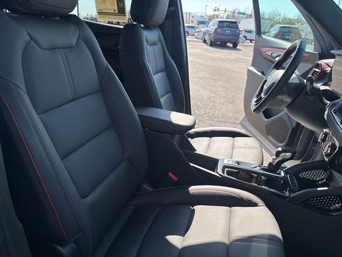 Used 2025 Chevrolet TrailBlazer RS AWD/4WD image 37