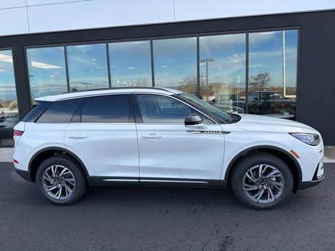 New 2026 Lincoln Corsair Premiere image 2