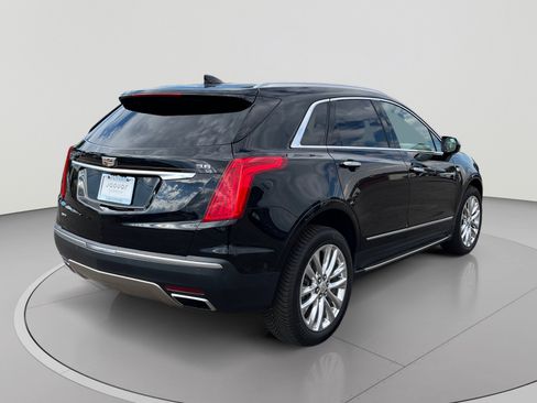 Used 2017 Cadillac XT5 Platinum w/ Driver Assist Package AWD/4WD image 5